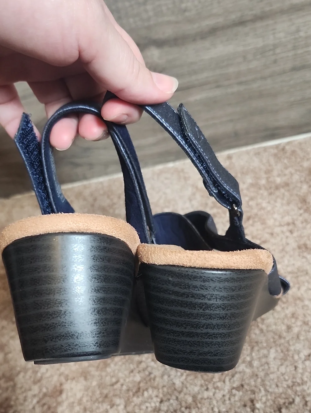 Vionic Mckenna Wedge Sandal In Navy Metallic NWOT - Picture 9 of 12